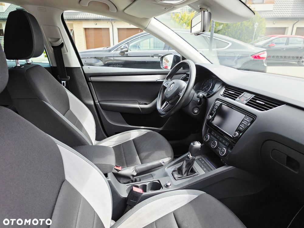 Skoda Octavia 1.6 TDI (Green tec) DSG Joy - 26