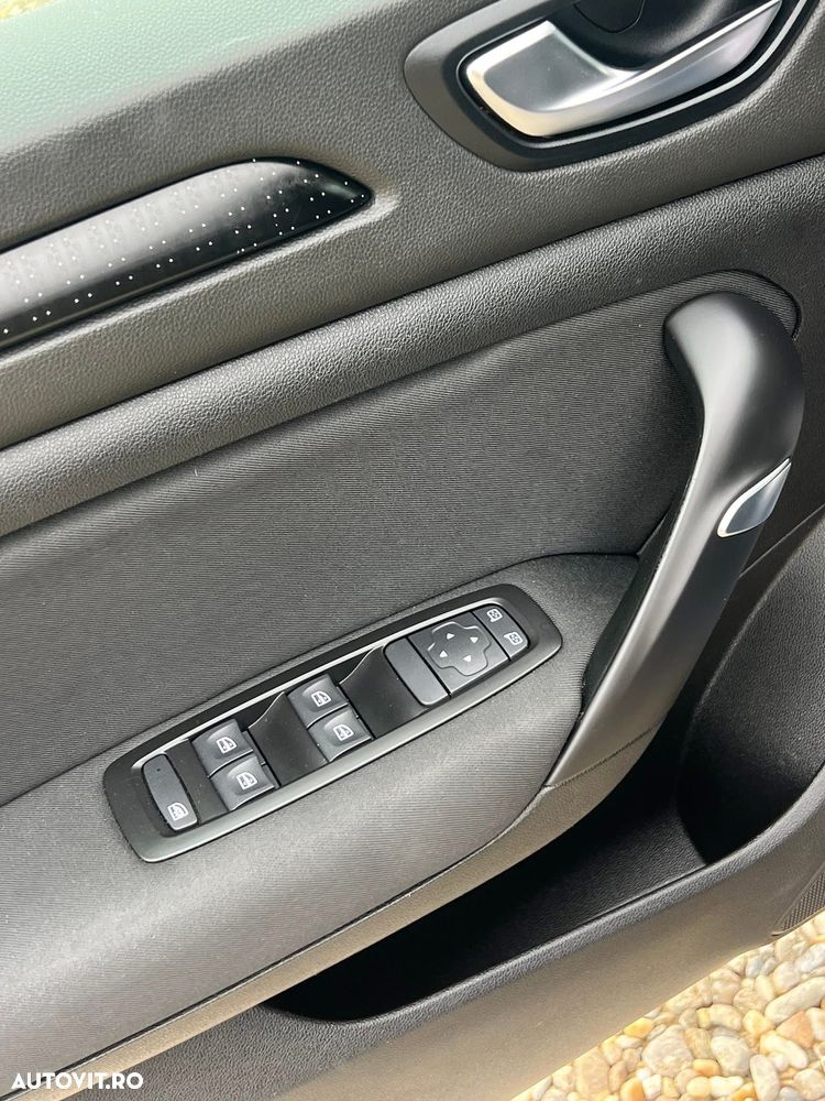 Renault Megane ENERGY dCi 110 ECO2 EXPERIENCE - 17