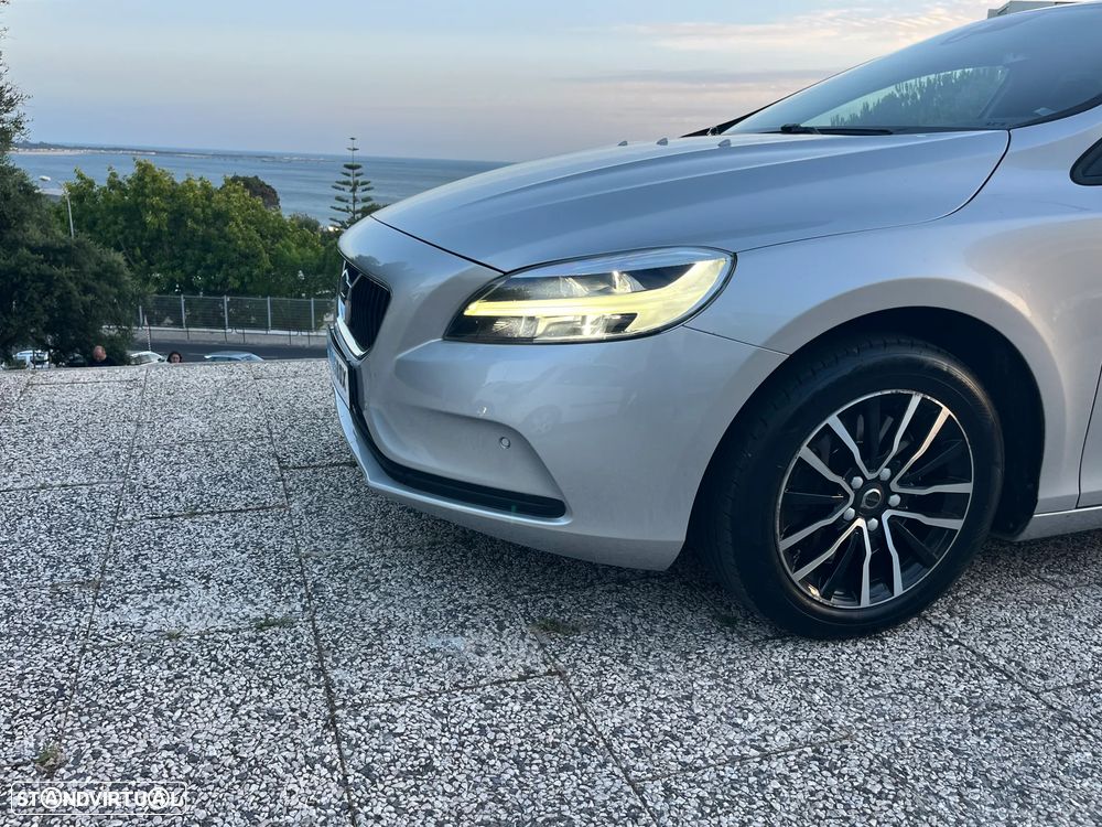 Volvo V40 2.0 D3 Momentum - 8