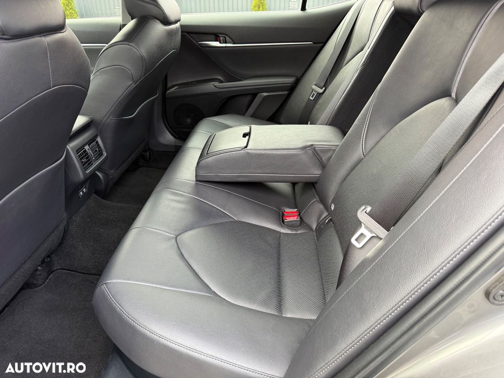 Toyota Camry Business Edition - 16