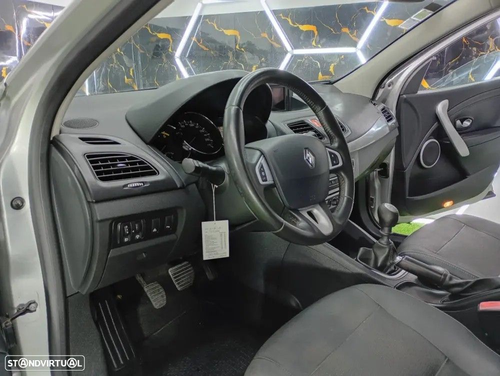 Renault Fluence 1.5 dCi Exclusive — fotografia 11