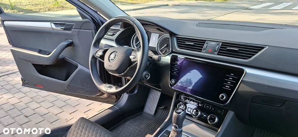 Skoda Superb 2.0 TDI SCR Ambition DSG - 14