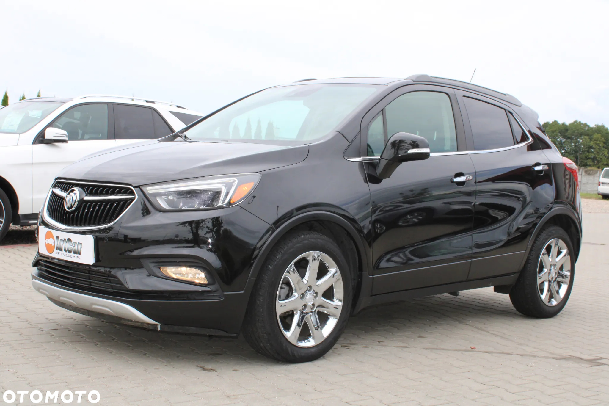 Buick Encore - 2