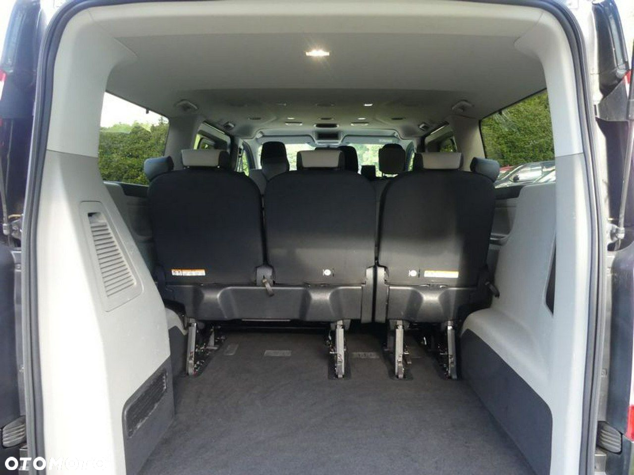Ford Tourneo Custom - 15