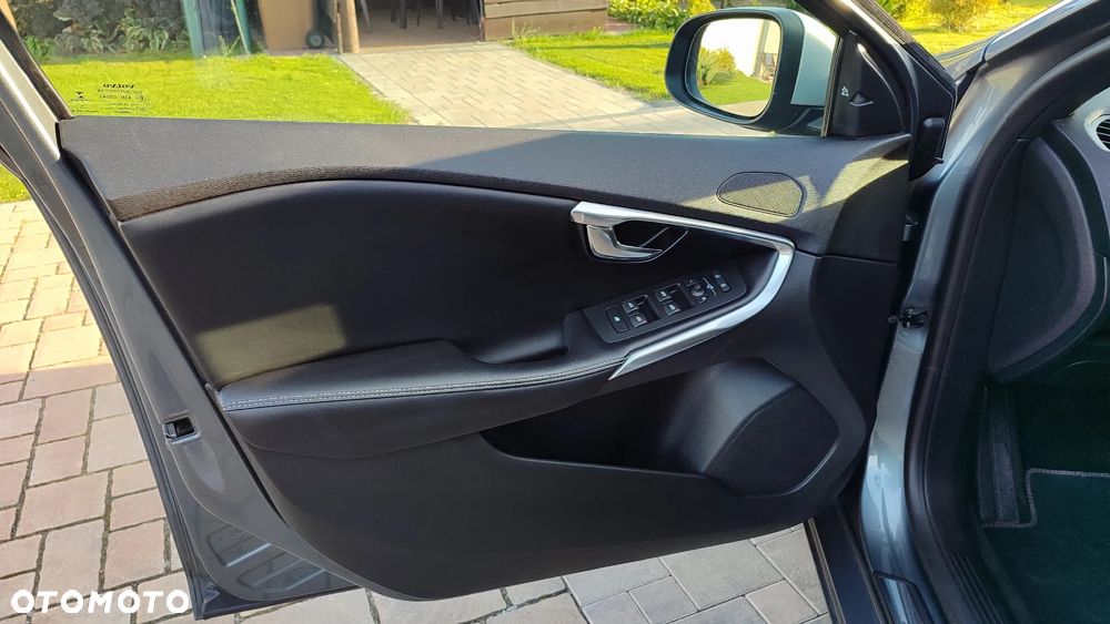 Volvo V40 D3 Momentum - 31