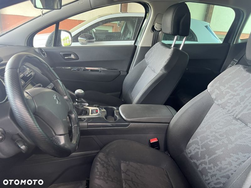Peugeot 3008 1.6 HDi Premium - 5