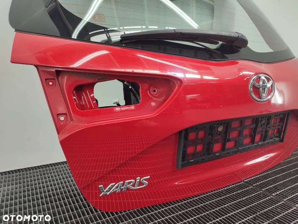 KLAPA TYŁ BAGAŻNIKA SZYBA TOYOTA YARIS III 3P0 CZERWONA - 4