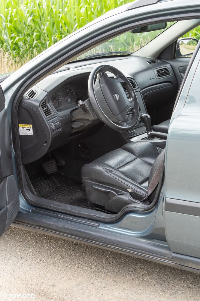 Volvo V70 2.4 D5 AWD - 15