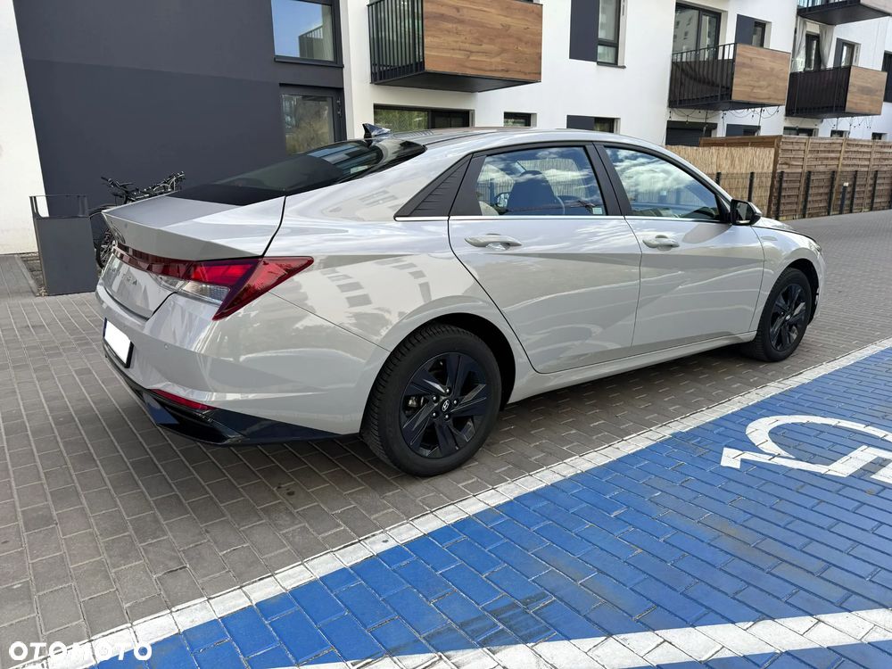 Hyundai Elantra 1.6 Smart CVT - 9