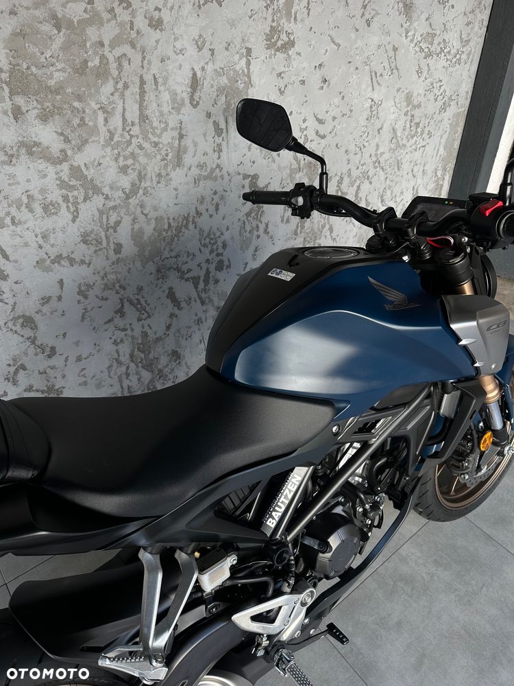 Honda CBR - 7