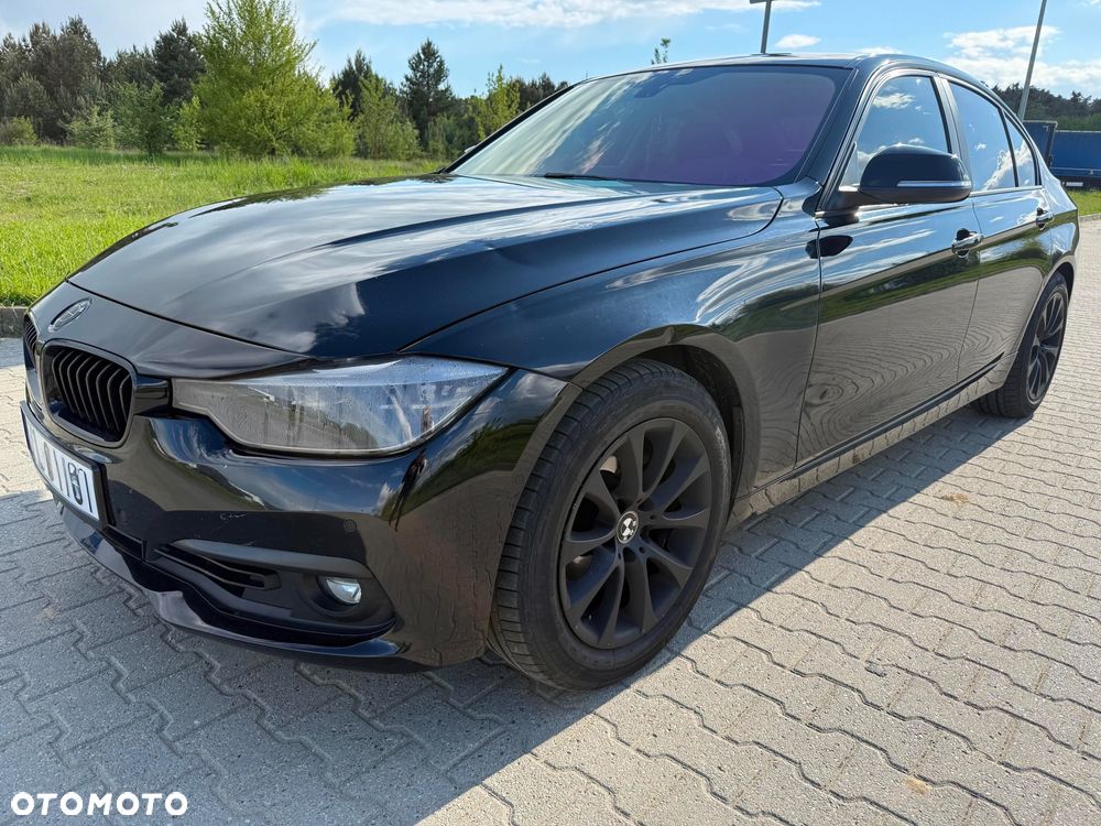 BMW Seria 3 320i - 4