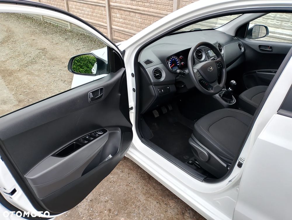 Hyundai i10 - 12