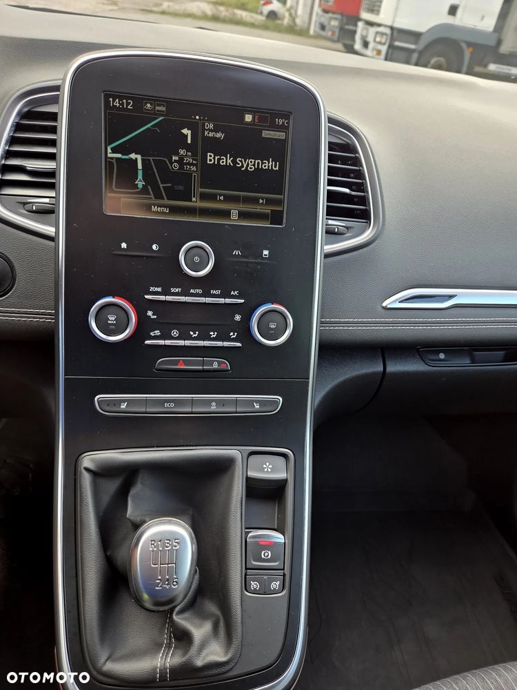 Renault Grand Scenic ENERGY TCe 140 BOSE EDITION - 11