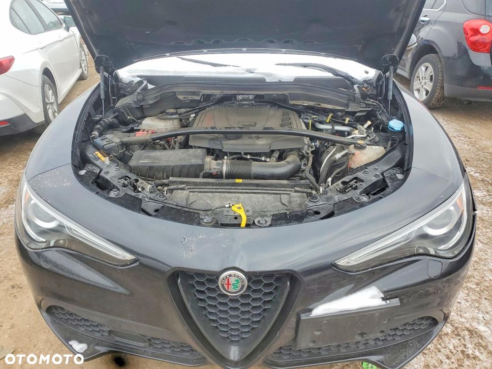 Alfa Romeo Stelvio 2.0 Turbo 16V AT8-Q4 Veloce Ti - 11