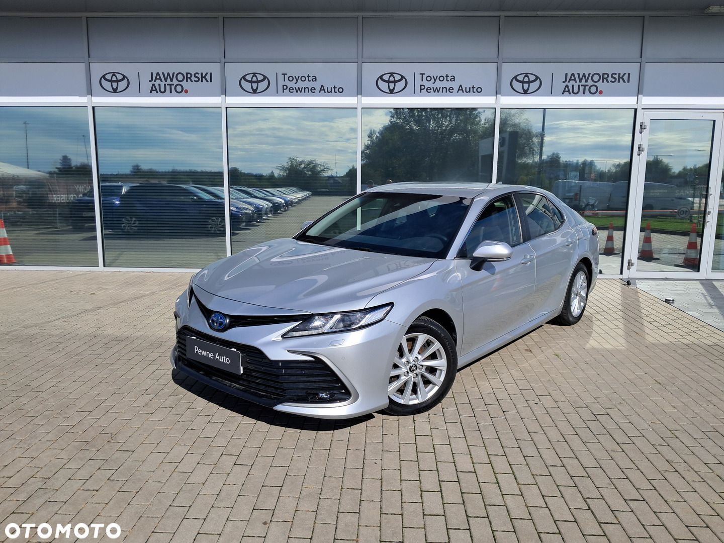 Toyota Camry 2.5 Hybrid Comfort CVT - 1