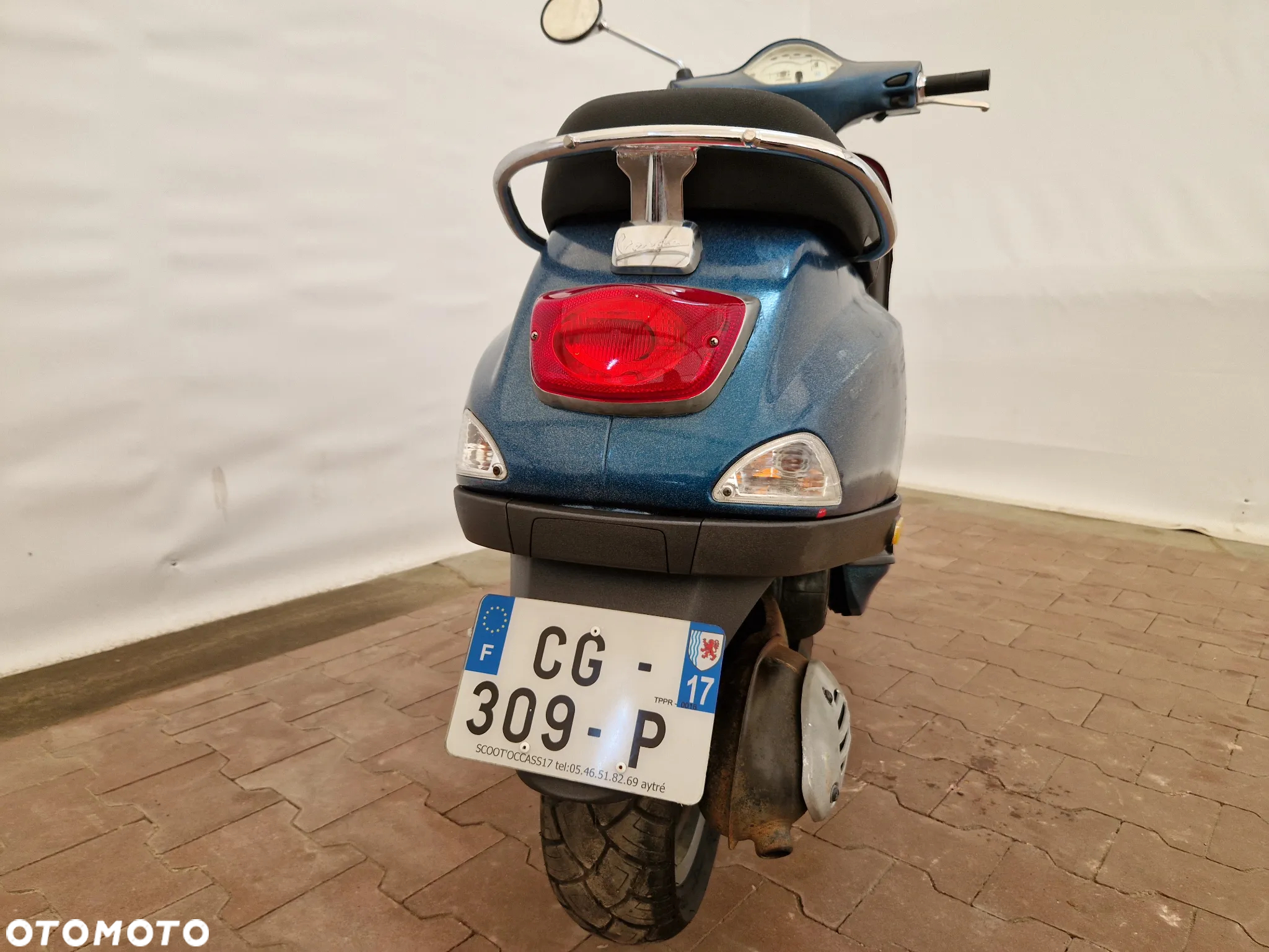 Piaggio Vespa - 18
