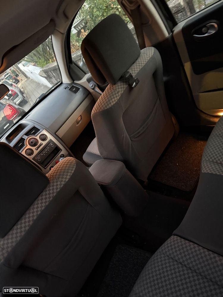 Renault Mégane Break 1.5 dCi Confort - 5