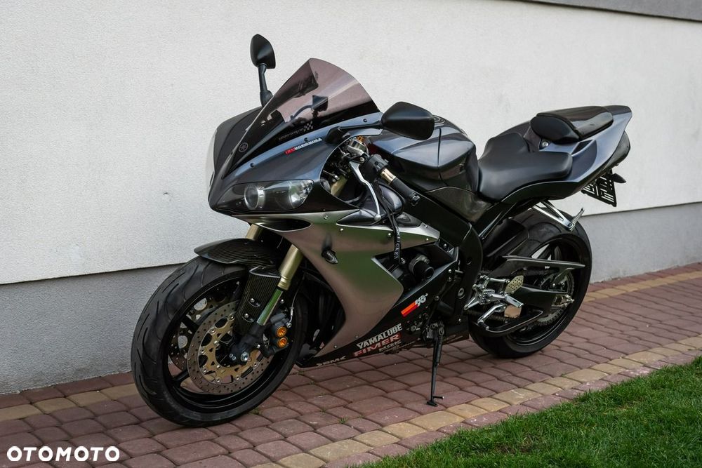 Yamaha R1 - 7