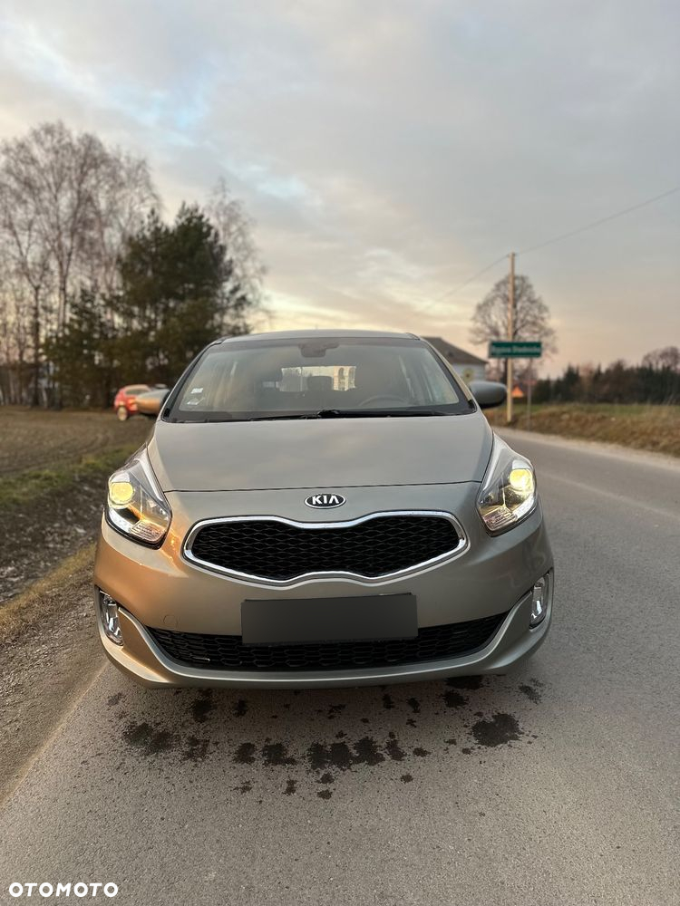Kia Carens 1.7 CRDi M 7os EU6 - 9