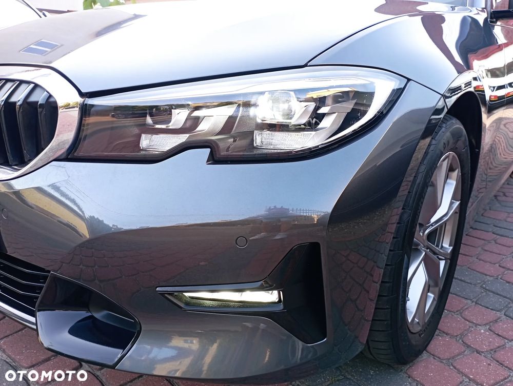 BMW Seria 3 318i - 29