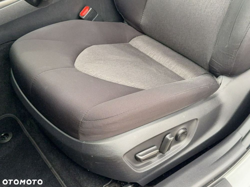 Toyota Camry - 17