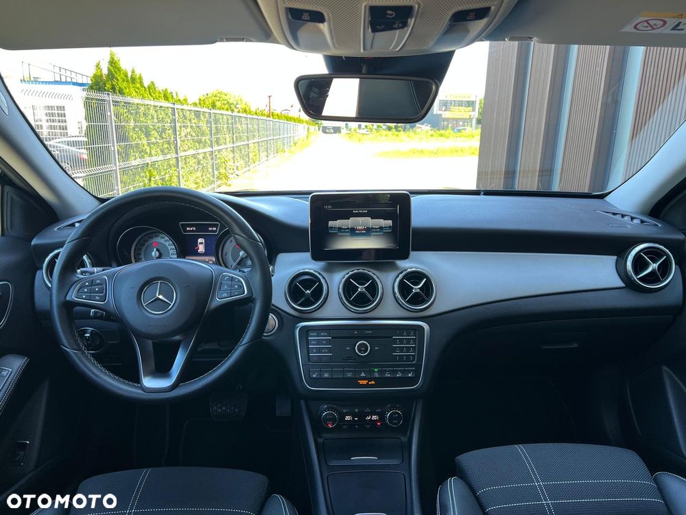Mercedes-Benz GLA 200 d 4Matic 7G-DCT Urban - 14