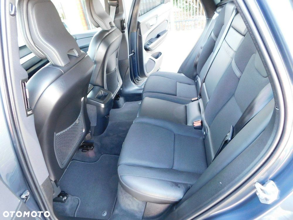 Volvo XC 60 D3 Momentum Pro - 11