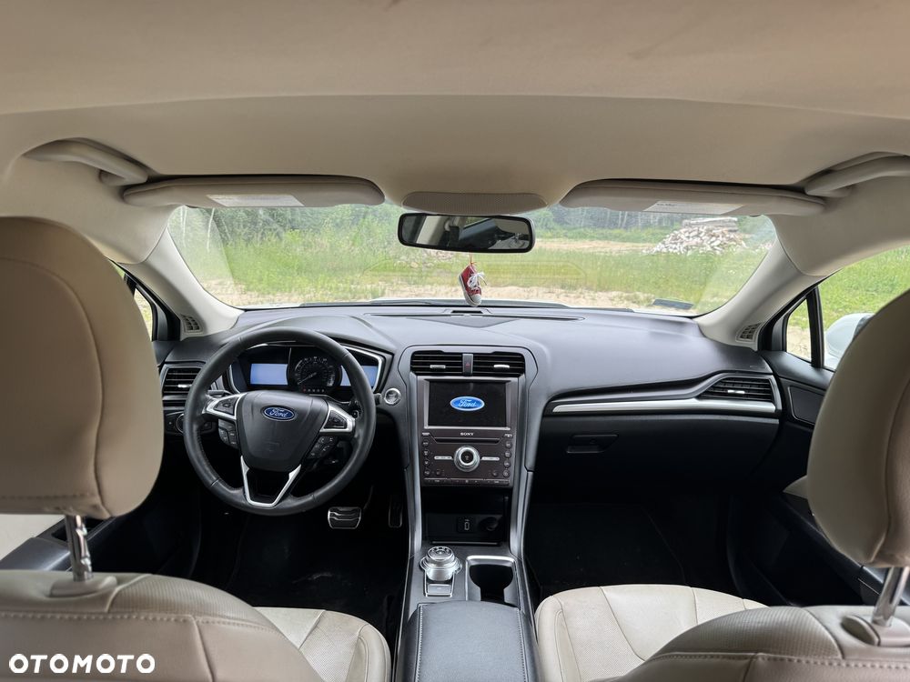 Ford Fusion 2.0 EcoBoost Titanium - 13