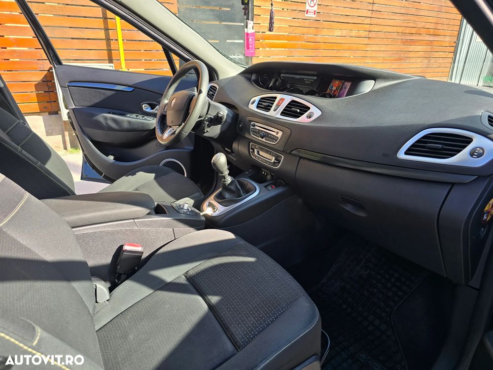 Renault Grand Scenic 1.9dCi Privilege - 6
