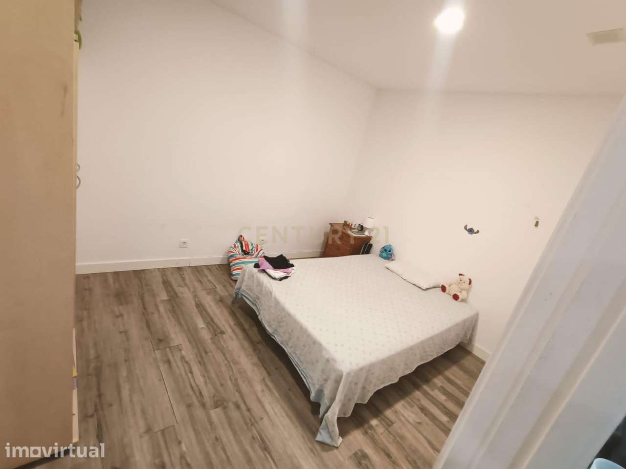 Loja de 103m2 dividida em 2 estúdios Habitação - T3 + T0 - Possibilida - Grande imagem: 3/10