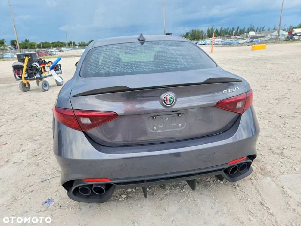 Alfa Romeo Giulia - 6