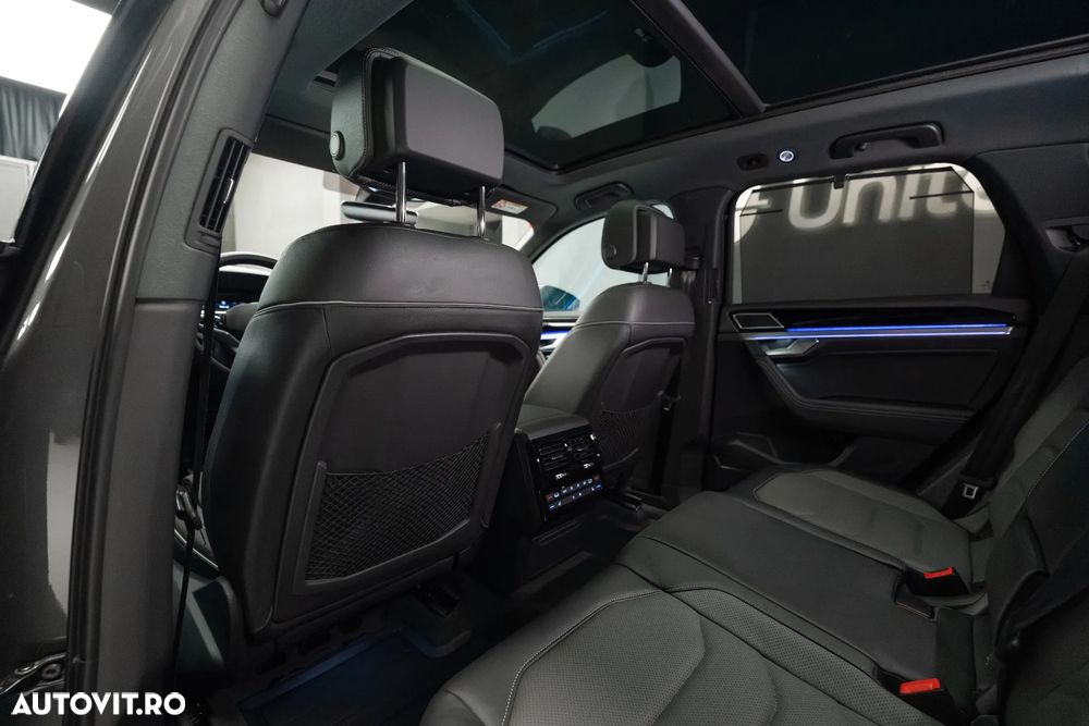 Volkswagen Touareg V6 TDI 4MOTION R-Line - 26