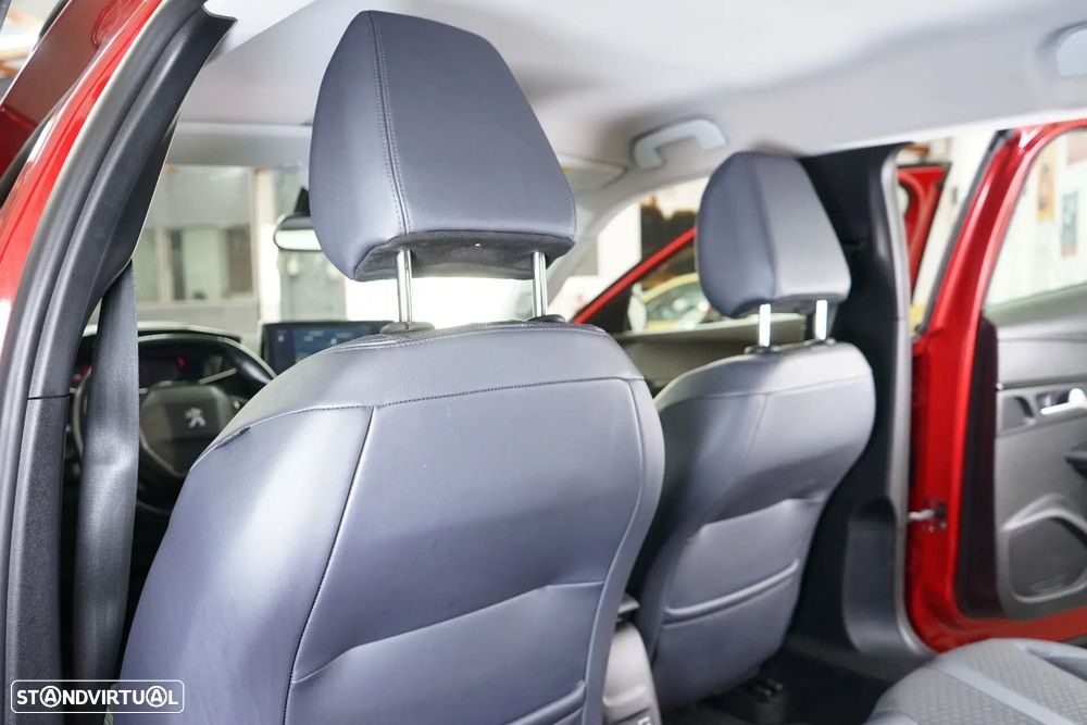 Peugeot 2008 1.2 PureTech Allure Pack - 37