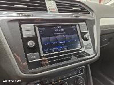 Volkswagen Tiguan - 11