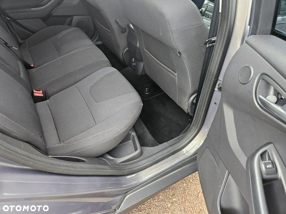 Ford Focus - 24