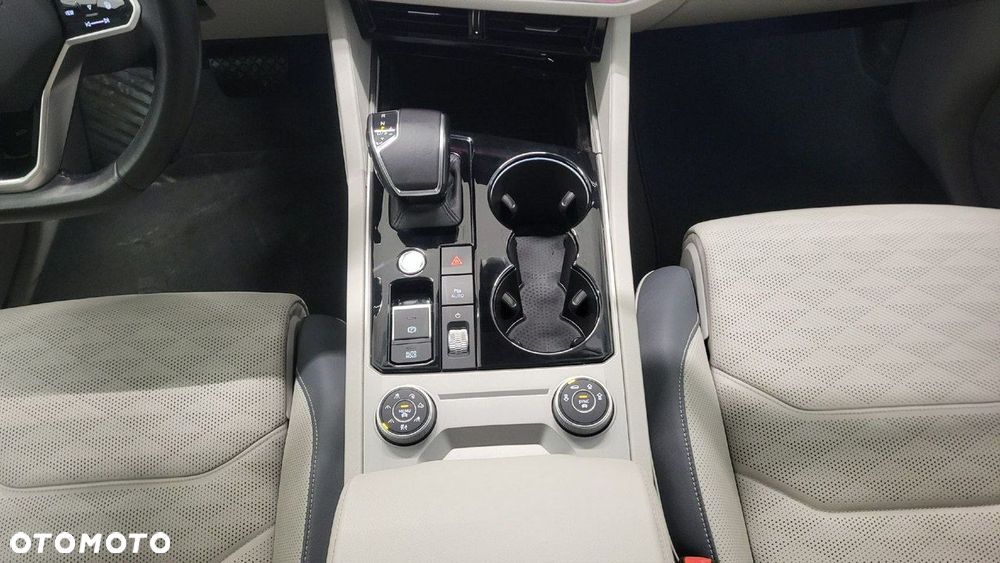 Volkswagen Touareg - 25