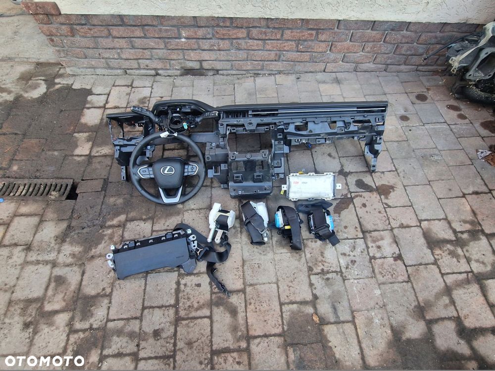 konsola airbag pasy komplet lexus lbx demontaż - 1