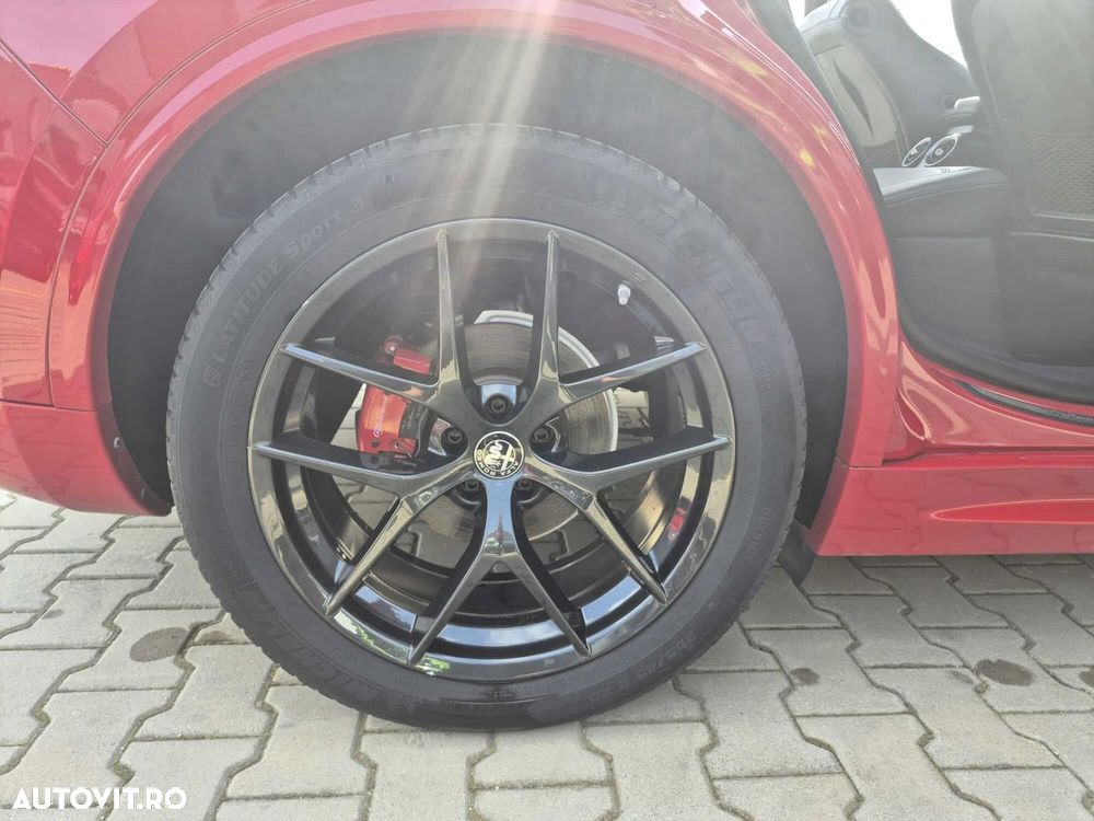 Alfa Romeo Stelvio - 17