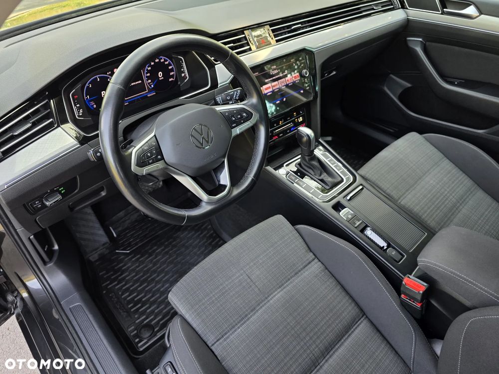 Volkswagen Passat - 5