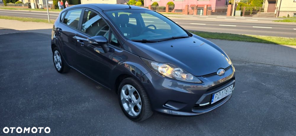 Ford Fiesta 1.25 Celebration - 18