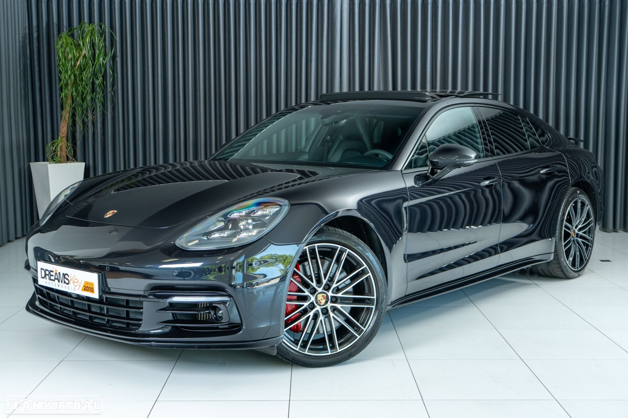 Porsche Panamera 4 E-Hybrid - 4