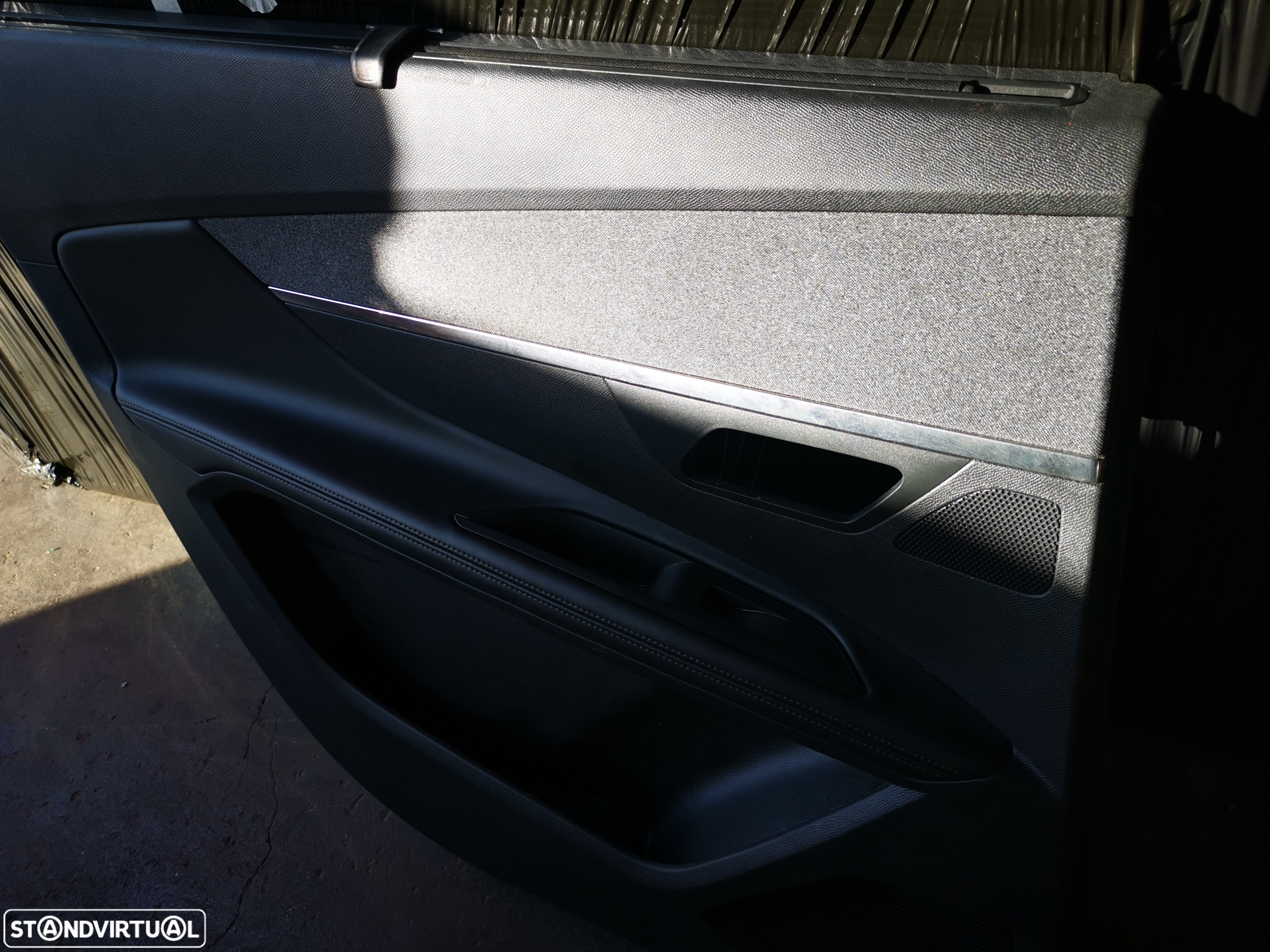 PEUGEOT 5008 II FORRA / QUARTELA PORTA TRÁS ESQUERDA - FP012 - 3