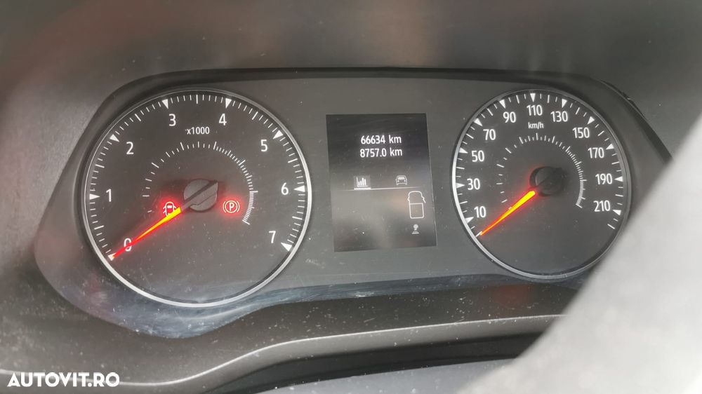 Renault TRAFIC - 2