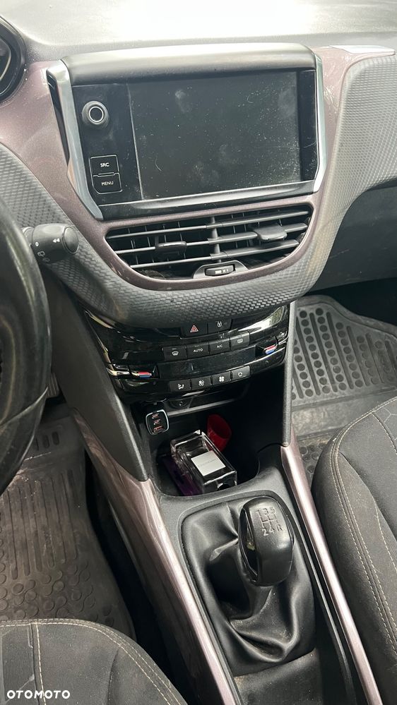 Peugeot 2008 1.2 Pure Tech Style - 13