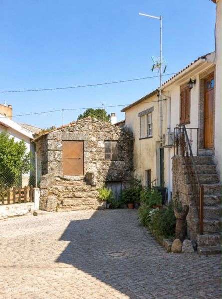 Casa rustica em pedra - aldeia do Mogadouro - Grande imagem: 4/5