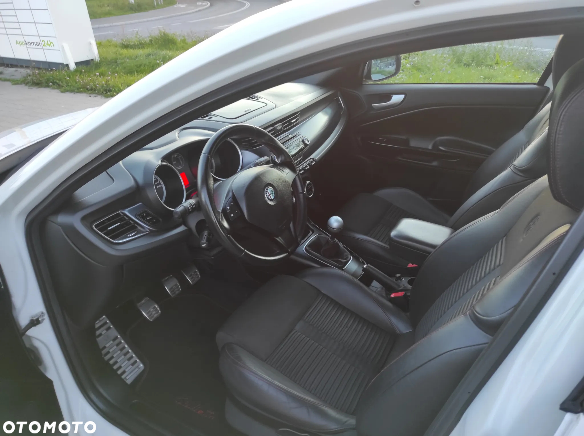 Alfa Romeo Giulietta 1750 TBi Quadrifoglio Verde - 11