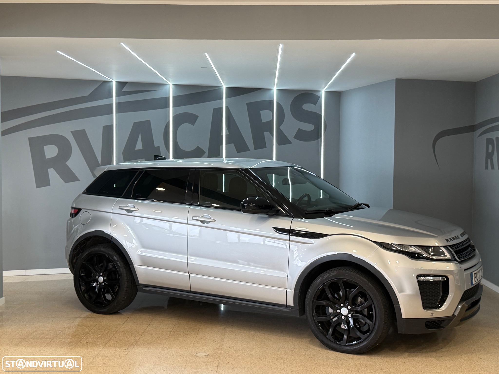 Land Rover Range Rover Evoque 2.0 D150 AWD R-Dynamic HSE Auto - 8