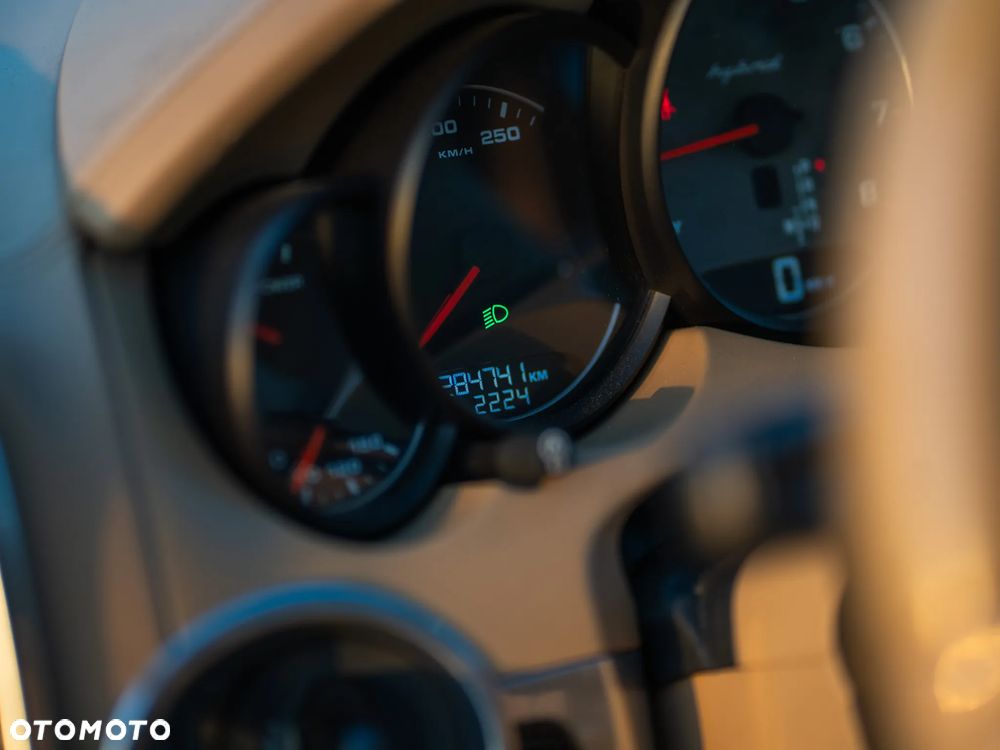 Porsche Cayenne - 18
