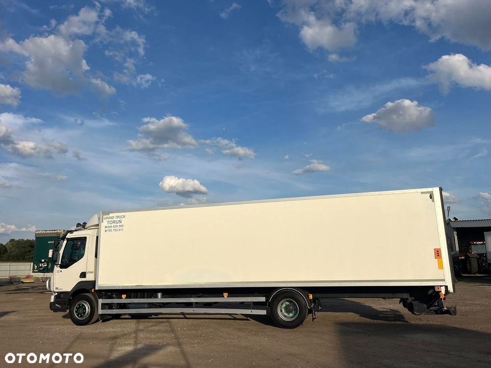Volvo Wynajem solówka izoterma z windą 4500 ZŁ MIESIĄC - 9