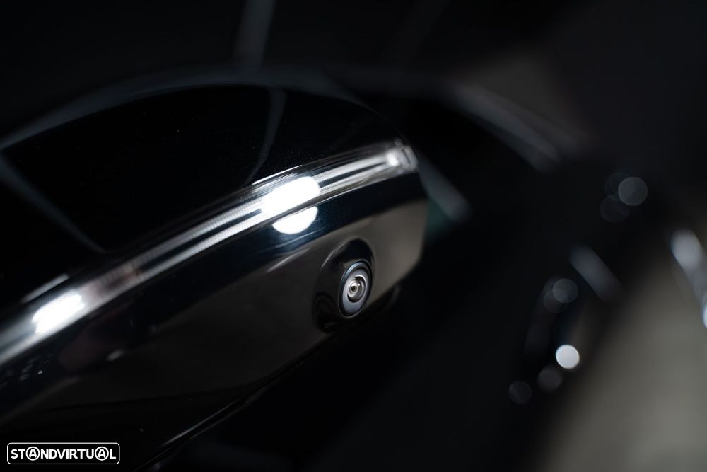 Mercedes-Benz E 300 e 4Matic AMG Line - 11